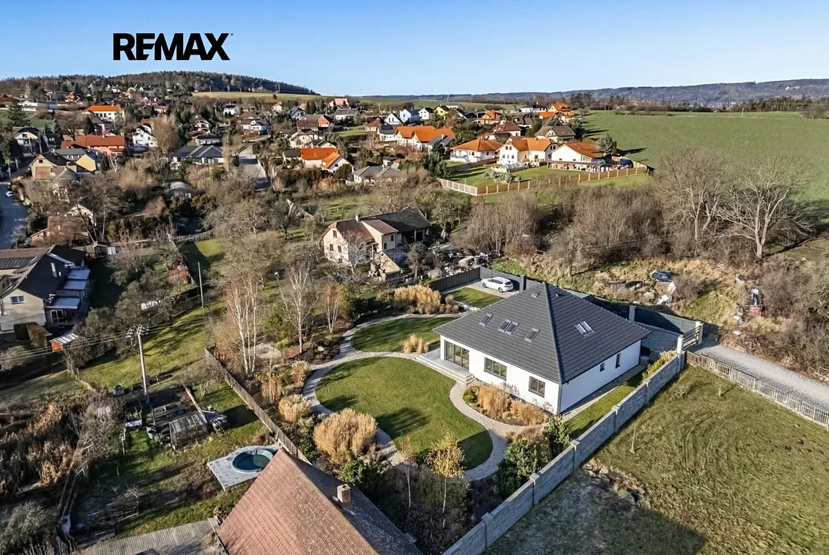 Prodej stavebního pozemku 2230 m²